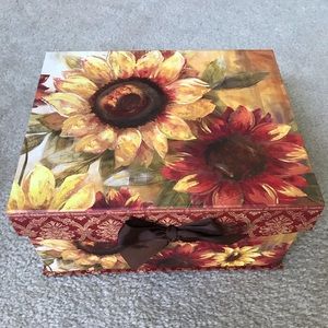 Decorative sunflower storage box